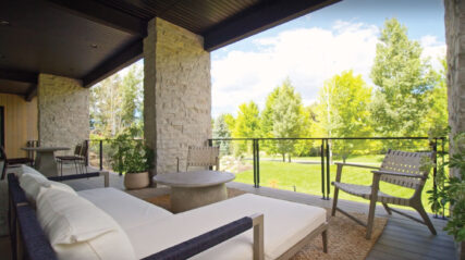 4608 Royal Oaks Circle Porch